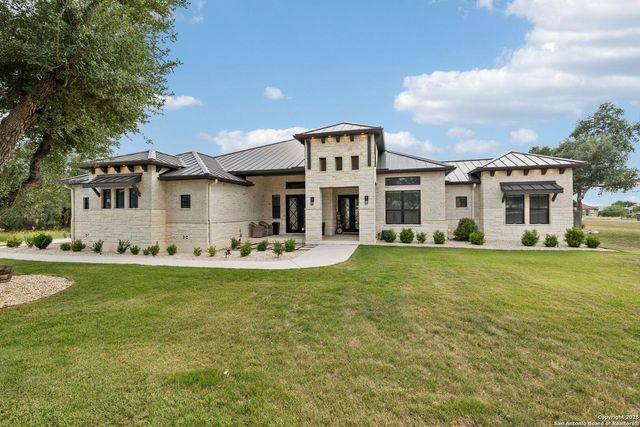 406 Arthur Ct — Mystic Shores
