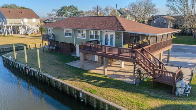 5103 Captains Dr — Mariners Mooring