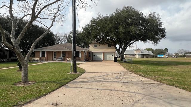 1421 Highway 36 N — Hy Scott