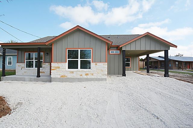 720 Cimarron — Lake of the Hills
