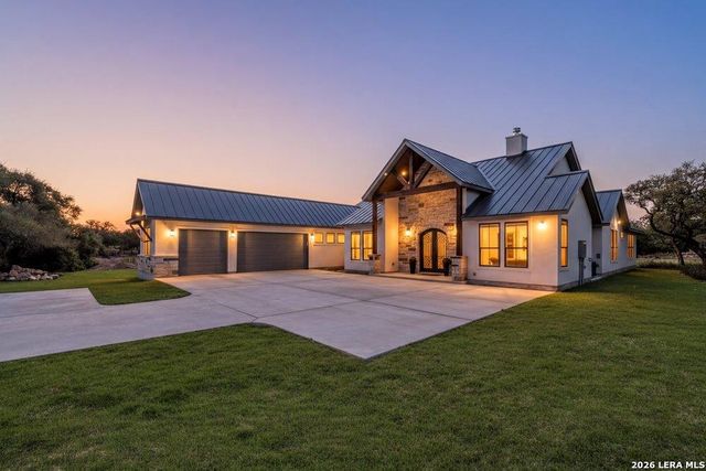 877 Annabelle Ave — BELLE OAKS RANCH