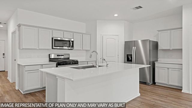 16418 Pinebrook Leaf Ln — Grand Pines