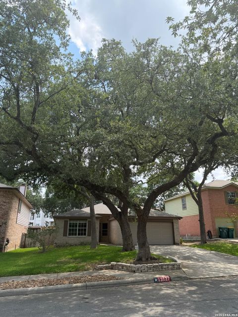 13127 Almond Bend — HERITAGE HILLS