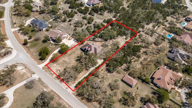 386 Wentworth — RIVER CROSSING