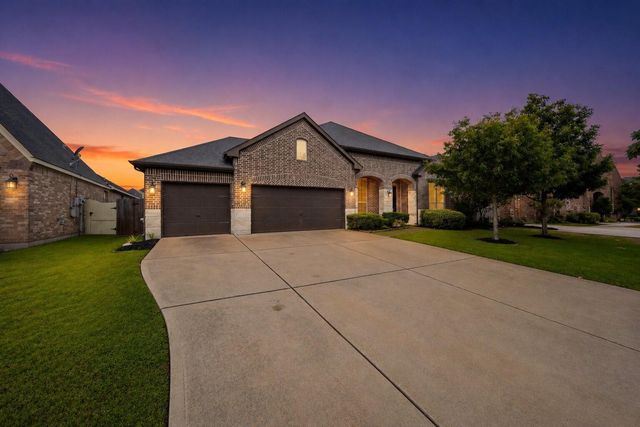 507 Summer Arbor Cir Cir — Summer Lakes