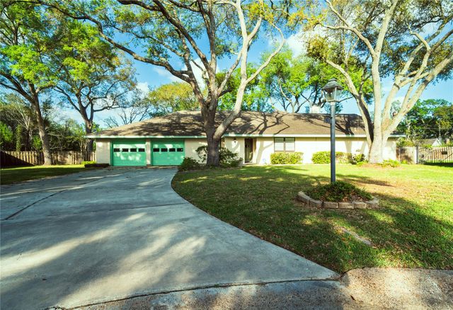 1716 Tara Cir — Twelve Oaks