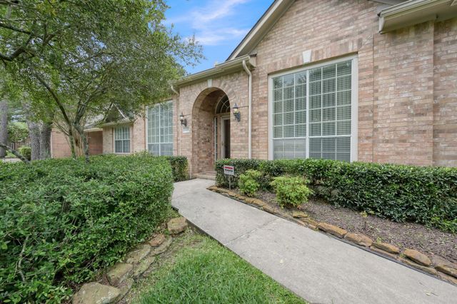 6307 Threeflower Ln — Riverchase Sec 01