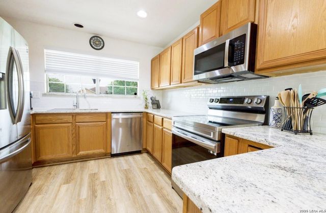 324 Bunker Hill — Williamsburg