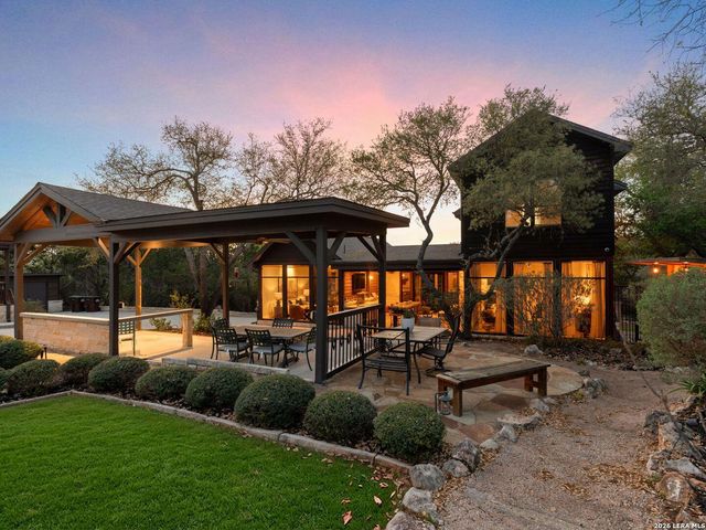1146 VICTORIA LN — WHISPERING HILLS