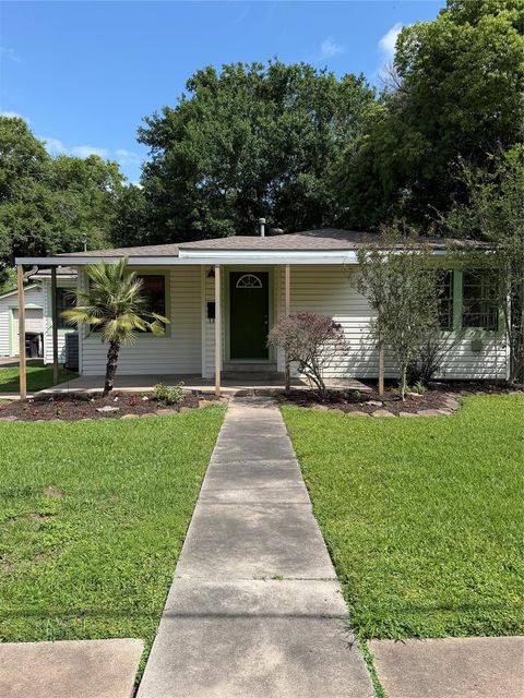 1002 W Willis St — Murphy Alvin