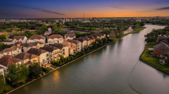 1014 Old Oyster Trl — The Enclave At Lake Pointe