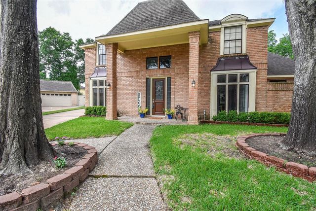 755 Last Arrow Dr — Memorial Thicket
