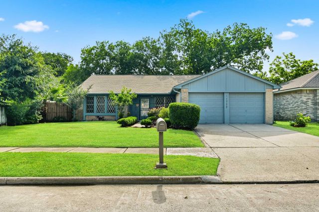 11322 Yorklyn Dr — Greenfield Village Sec 01