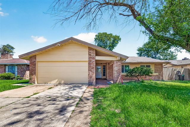 8306 Wayward Rd — Westbank