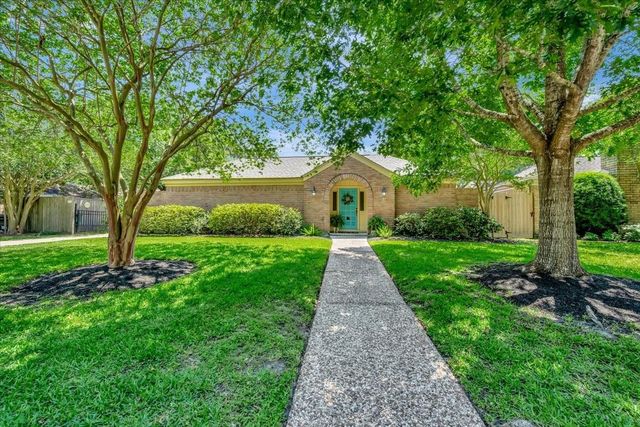 15518 Pleasant Valley Rd — Oakbrook West