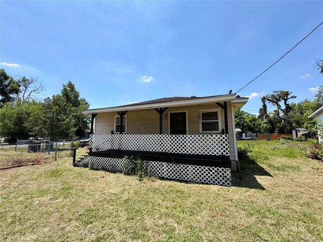 7801 Glass St — Paul Quinn Gardens U/R