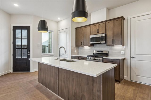 6517 Rena St — Park/Pinemont