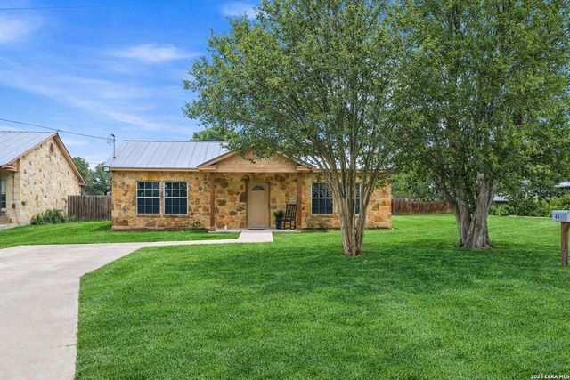 414 Harl St — PLEASANTON-COOK - ATASCOSA