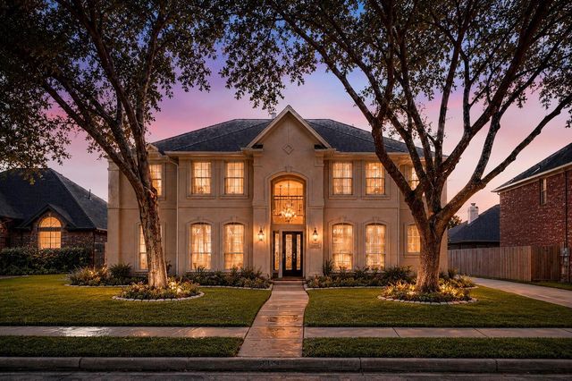 1519 Darnley Ln — Parkway Villages