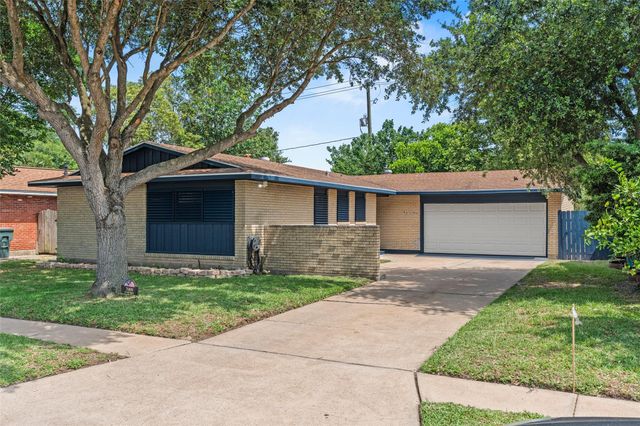 7009 Youpon Dr — Gulf Village 1