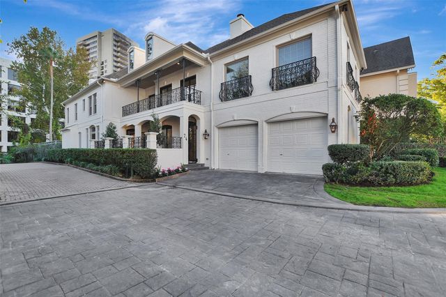74 Briar Hollow Ln — Briar Hollow Estates