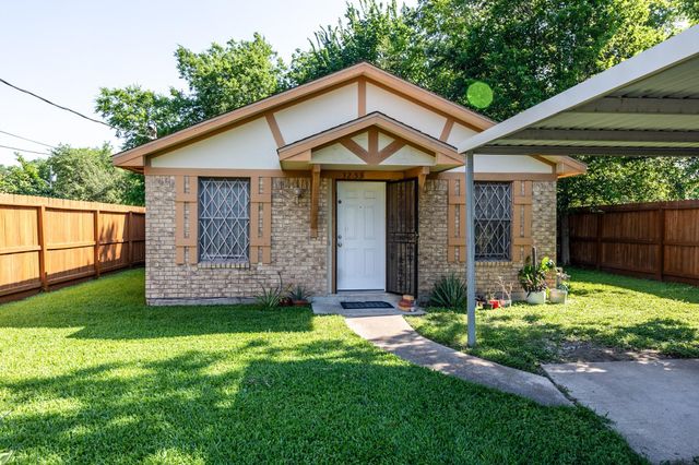 3253 Francis St — Booker T Washington
