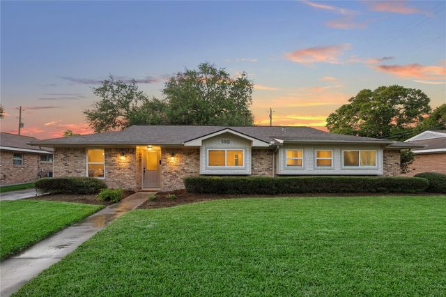 5802 Belrose Dr — Westbury Sec 03