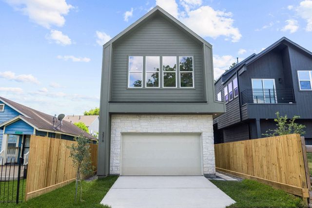 3319 Rogers St — Lincoln Heights