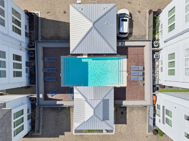 2106 Radcliffe St — Larkin Place