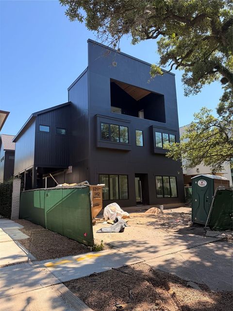 1523 Marshall St — Mandell Place