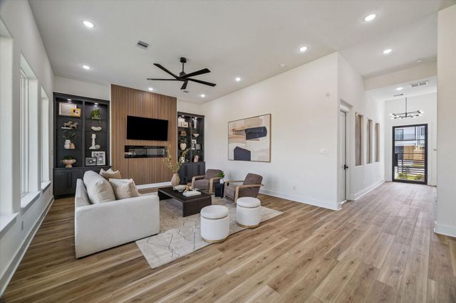 4101 Kewanee St — Sunnyside Courts