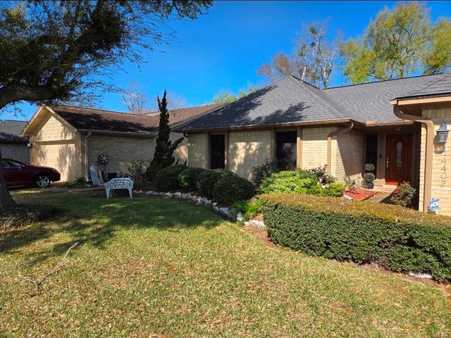 14402 Moorfield Dr — Dover
