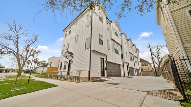 1912 Wheeler St — Almeda Place