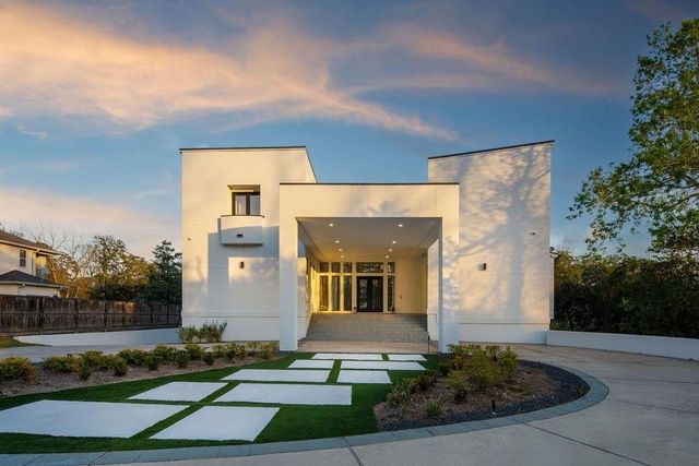10663 Memorial Dr — Hunters Glen & R/P