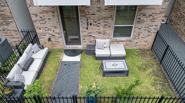 1274 N Post Oak Rd B — North Post Oak Terrace
