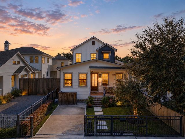 1512 Ashland St — Houston Heights