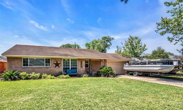 5129 Nina Lee Ln — Oak Forest