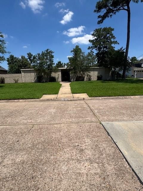 6006 Bermuda Dunes Dr — Champions North