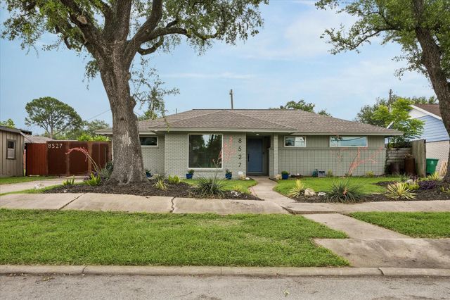 8527 Glenloch Dr — Glenbrook Valley Sec 07 R/P