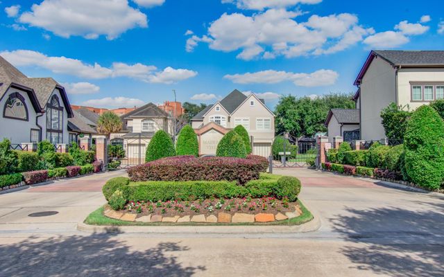 13514 Broadmeadow Ln — Parkway Village
