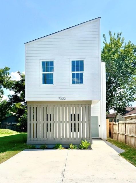 7322 Laredo St — Houston Harbor Add