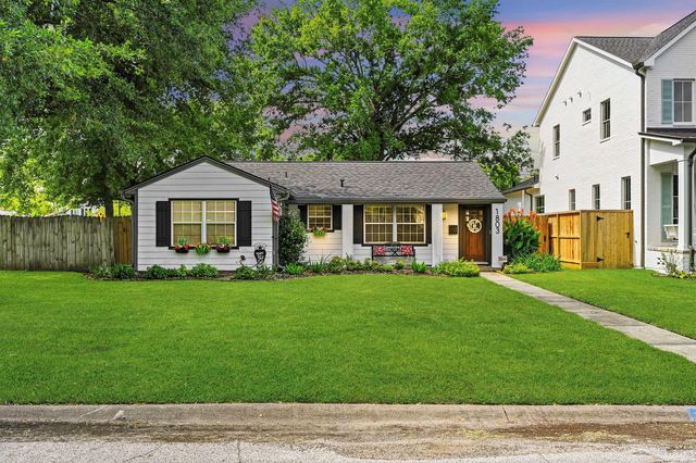 1803 Woodcrest Dr — Oak Forest
