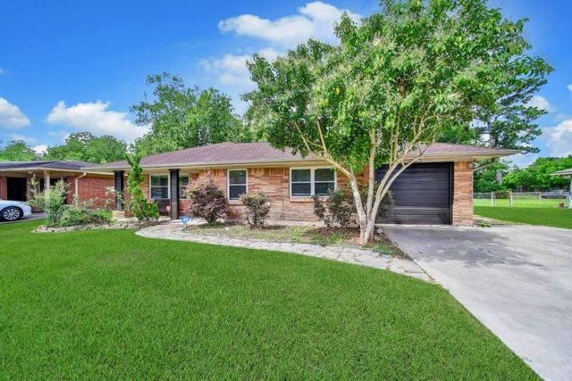 10406 Woodwind Dr — Westwood Sec 02 R/P