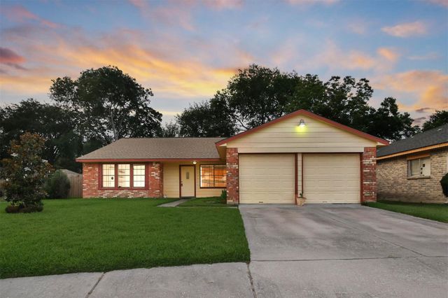 3450 Hartington Dr — Greenfield Village Sec