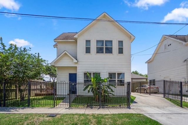 3614 Runnels St — Runnels Place