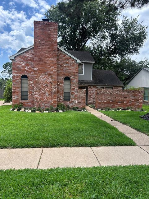 21627 Park Valley Dr — Memorial Pkwy Sec 09