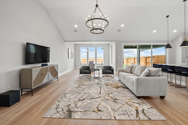 465 Horizon Light Ln — Lake House Sec 4