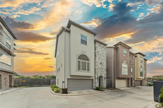 11129 Olympia Dr — Lakeside Estates Sec 2 Pt Re