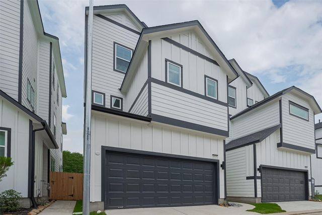 8919 Grovner Pl — Regents Court