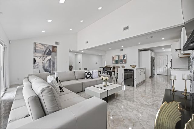 22106 Elsinore Dr — West Memorial